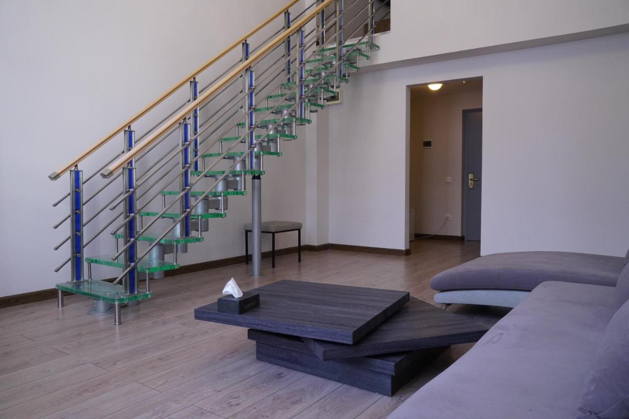 Duplex Studio,1499316733:JPEG